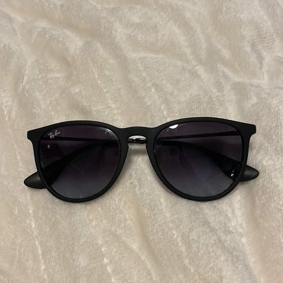 Ray-Ban Sunglasses - Picture 1 of 2